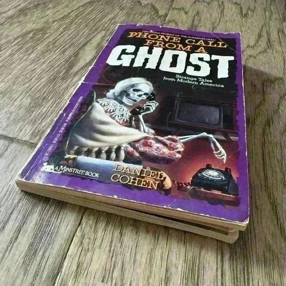 VINTAGE Phone Call from a Ghost: Strange Tales from Modern America - Book - Picture 3 of 5